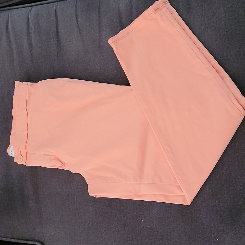 Lila Ryan crops